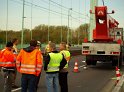 Arbeiter abgestuerzt vom PKW ueberfahren Koeln Muelheim Muelheimer Bruecke P20